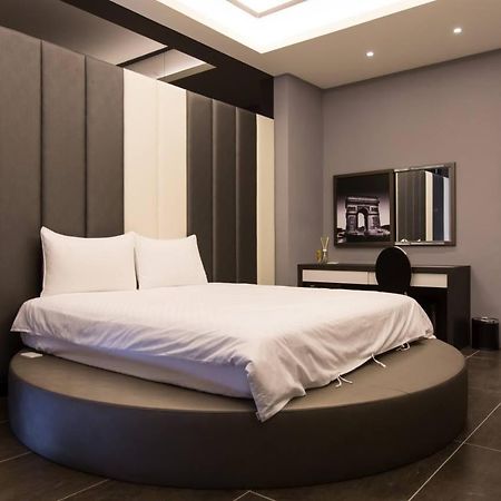 Bookline B&B Hualien City Exterior photo